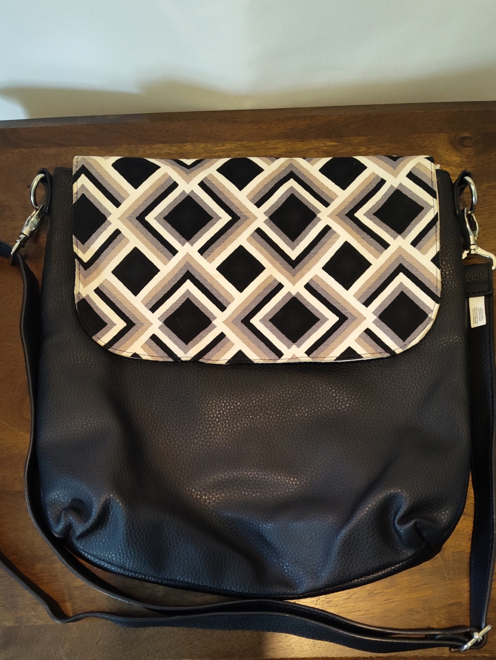 NWOT Thirty One Women’s Black Crossbody Bag with Geometric, Interchangeable,Flap